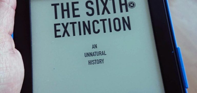 The Sixth Extinction: An Unnatural History by Elizabeth Kolbert